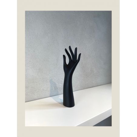 Une main gauche de profil noire Une main gauche de profil noire