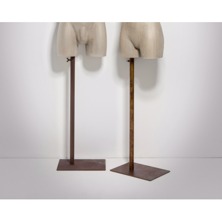 deux supports et bases pour mannequin de presentation deux supports et bases pour mannequin de presentation