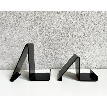 Une présentoir pour maroquinerie vue de profil Une présentoir pour maroquinerie vue de profil