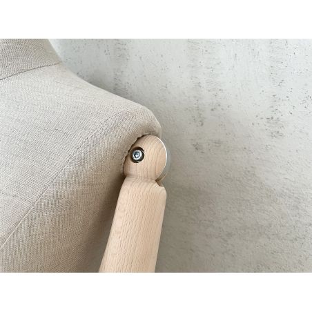 une épaule de mannequin qui peut etre enleve une épaule de mannequin qui peut etre enleve